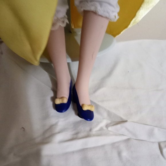 Snow White Porcelain Doll - Picture 5 of 6